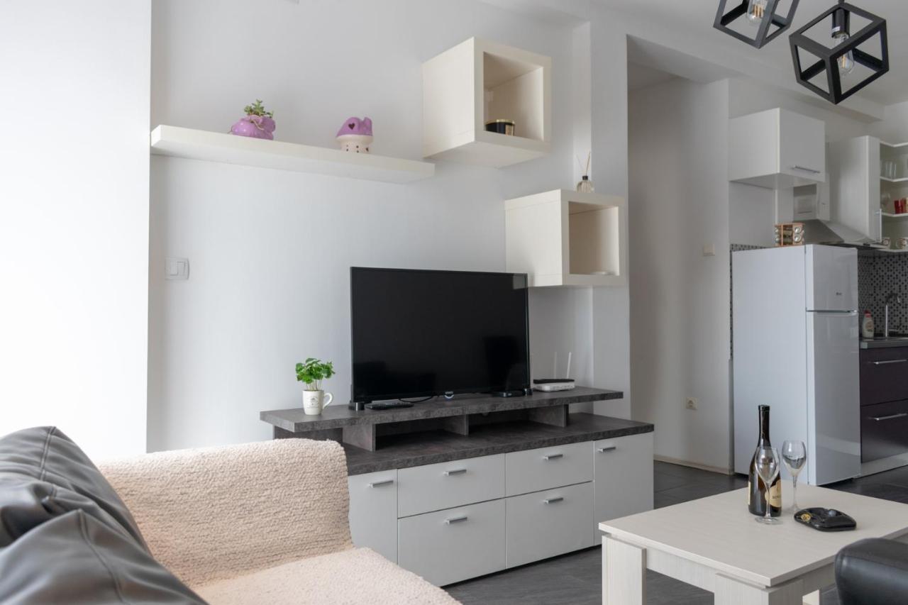 Stan Na Dan 021 Daire Novi Sad Dış mekan fotoğraf