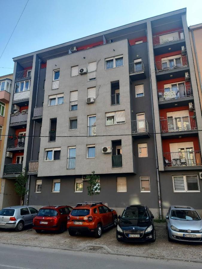 Stan Na Dan 021 Daire Novi Sad Dış mekan fotoğraf