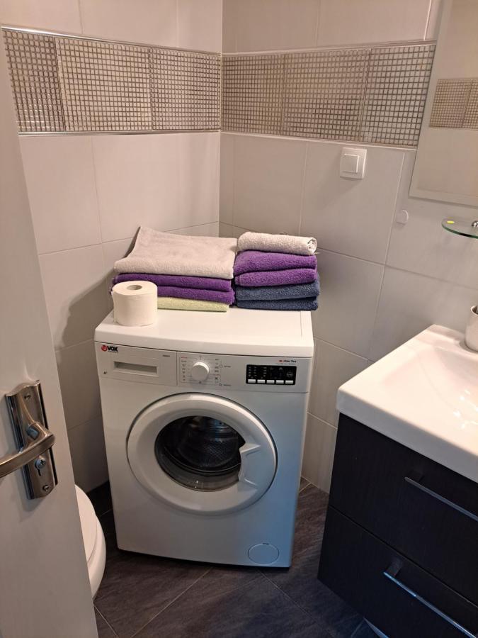 Stan Na Dan 021 Daire Novi Sad Dış mekan fotoğraf