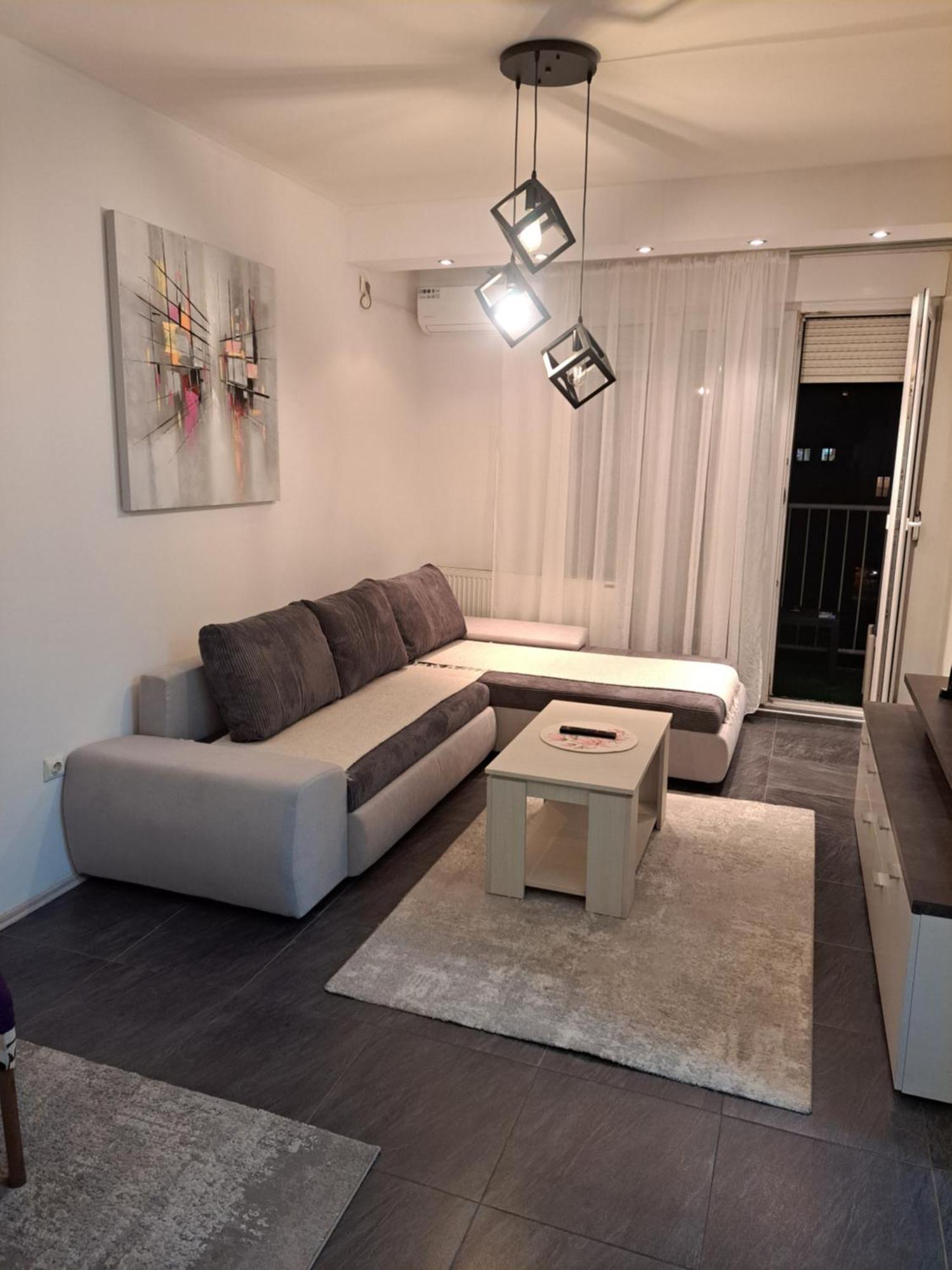 Stan Na Dan 021 Daire Novi Sad Dış mekan fotoğraf